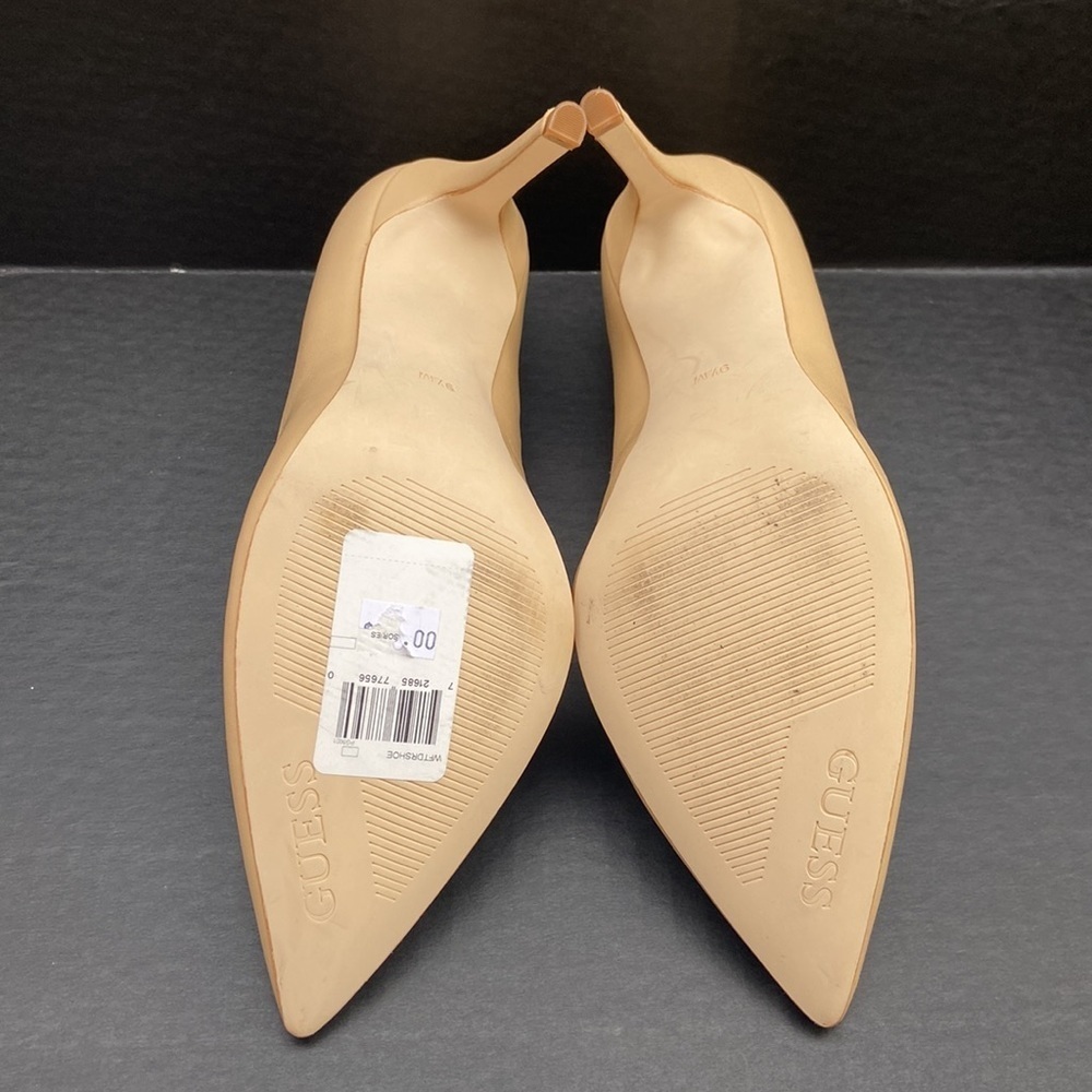 New GUESS Pumps - Picture 9 of 9